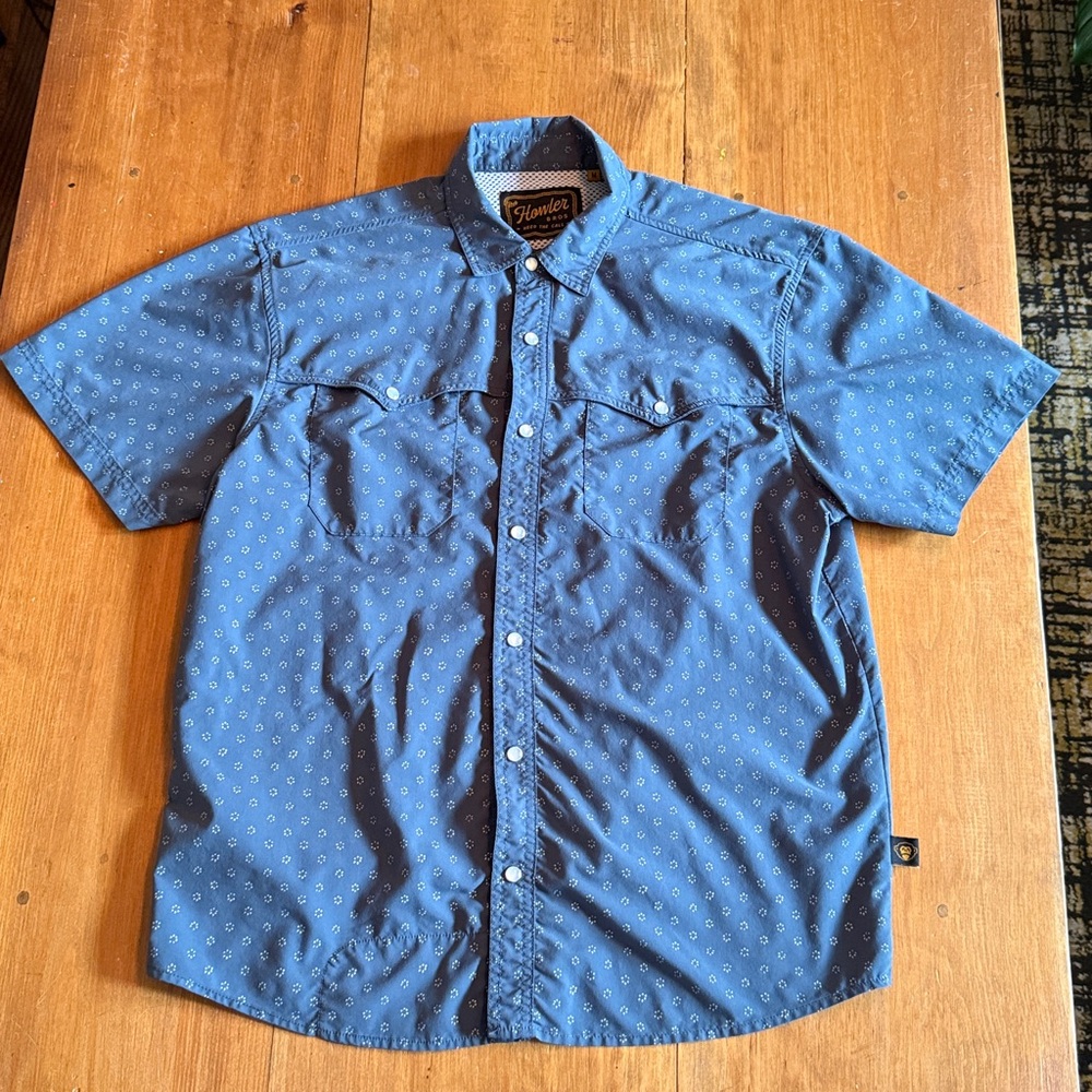 Howler Bros short sleeve
Fly fishing
